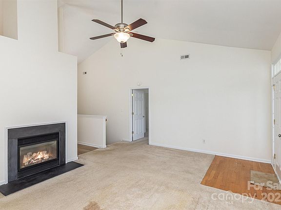 3rd image of 217 Autumn Woods Blvd