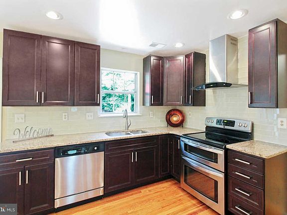 2nd image of 6820 Carroll Way