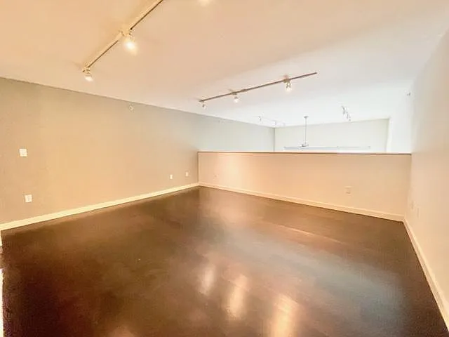188 King St #304 — Photo 35