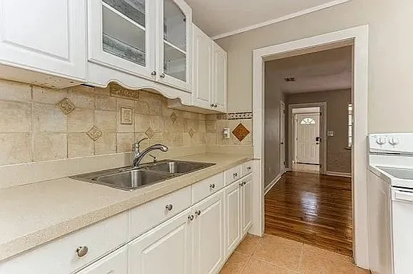 Cozy 1 Bed, 1 Bath Unit in Saint Petersburg - $1750/Month - Available Oct 1st — Photo 4
