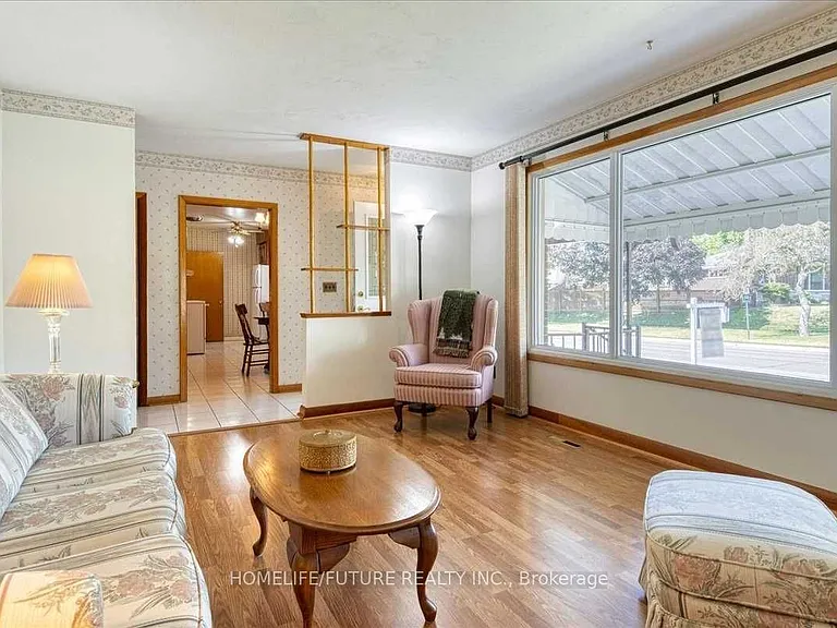 581 Gibbons St — Photo 7