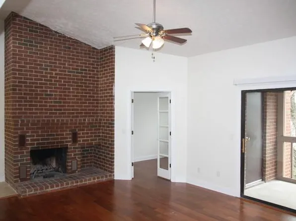 127 Turtle Creek Rd APT 9, Charlottesville, VA 22901