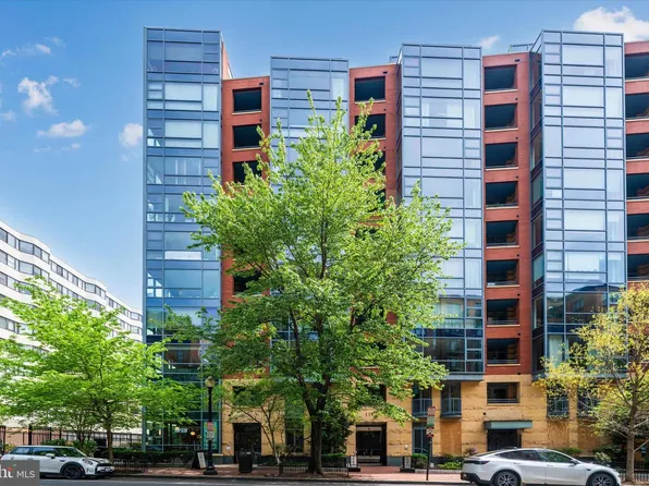 1117 10th St NW APT 1009, Washington, DC 20001