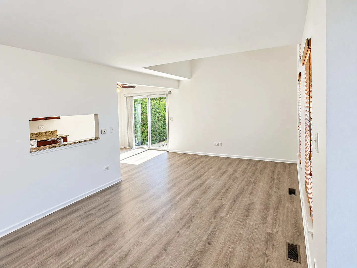 3 bed, 2.5 bath, 1500 sqft, $3,000 — Photo 4