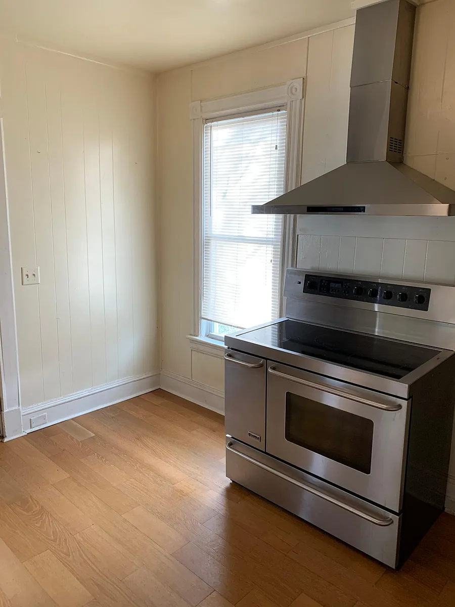 Building Photo - 147 Smith Ave #1