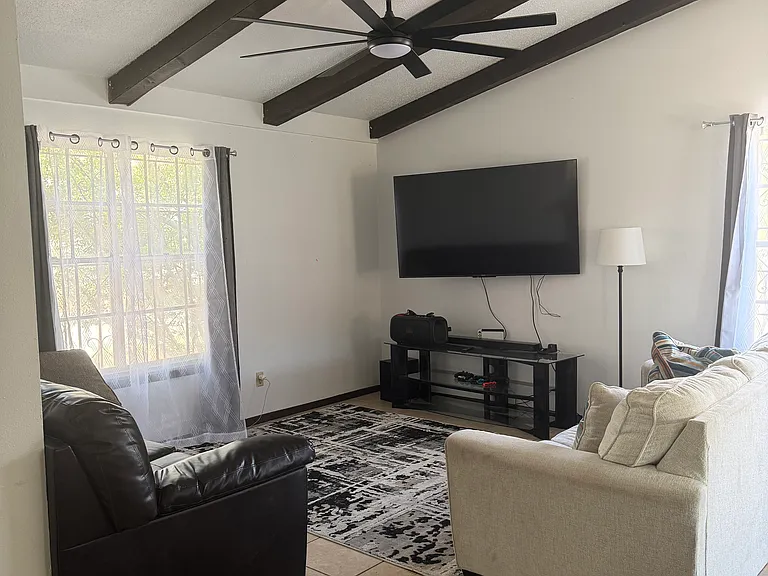 217 E Castellano Dr #A — Photo 2