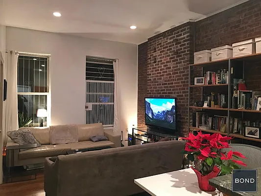 Rented by Bond New York | media 12