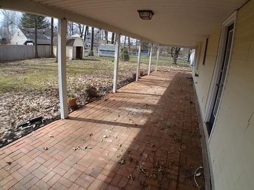 4th image of 416 Greenwood Ct