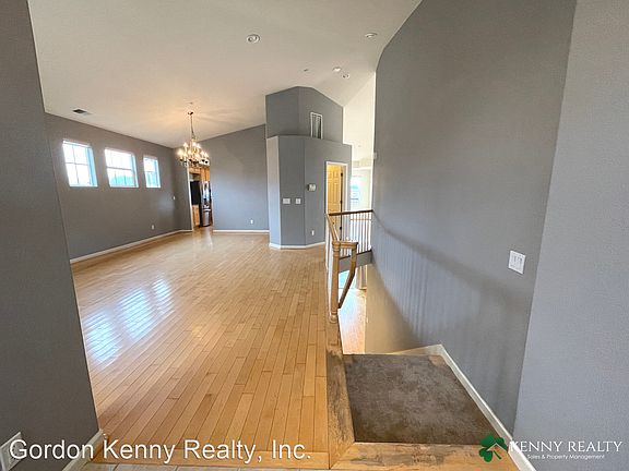 4th image of 366 Goodwin Dr