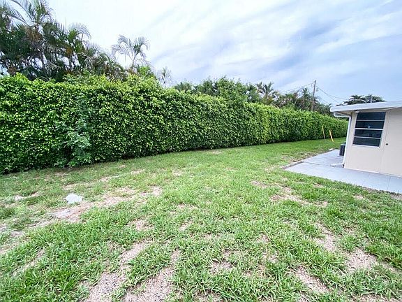 2nd image of 2715 Ponce De Leon Blvd #2715