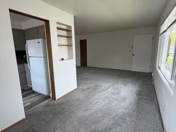 1727 Silvercrest Dr, 1727 Silvercrest Dr APT 3, Appleton, WI 54911