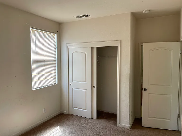 1136 Verona Way — Photo 16