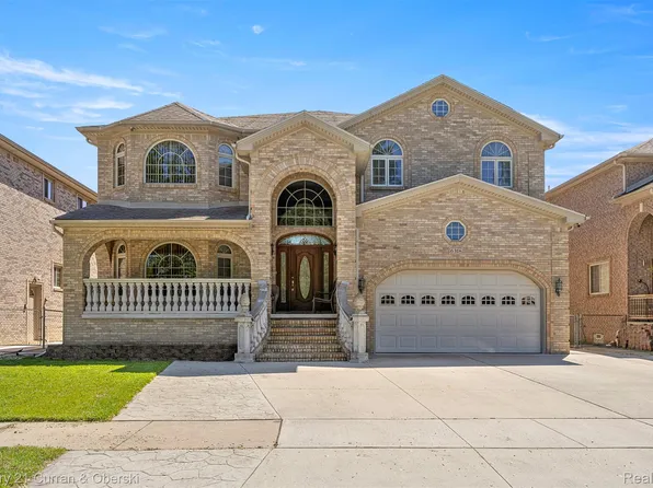 6318 Whitefield St, Dearborn Heights, MI 48127