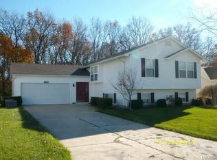 860 Molloy Dr, O'Fallon, MO 63366
