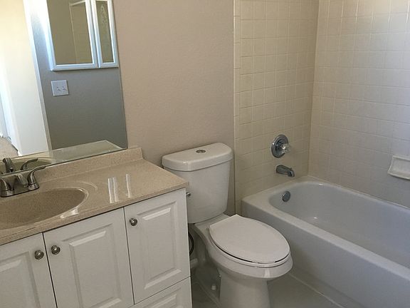 Upstairs Bedroom's Full Bath