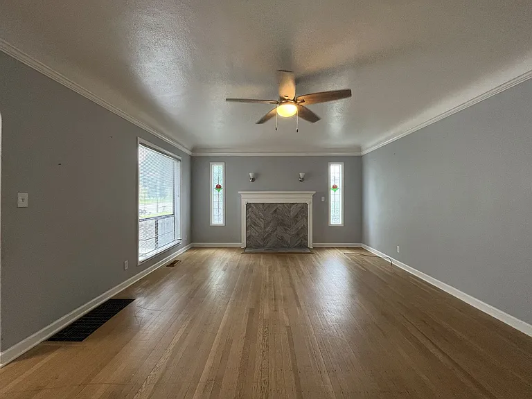 13208 NE Glisan St — Photo 17