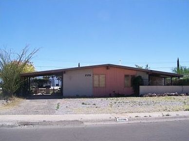 FRONT OF HOUSE