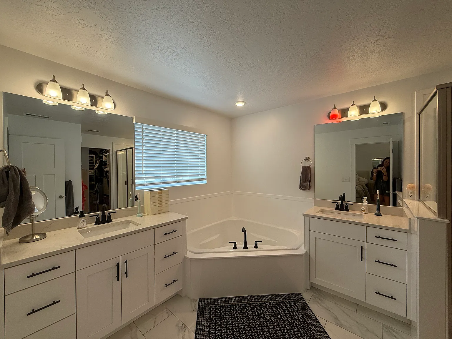 4 bed, 3.5 bath, 2650 sqft, $2,800 — Photo 2