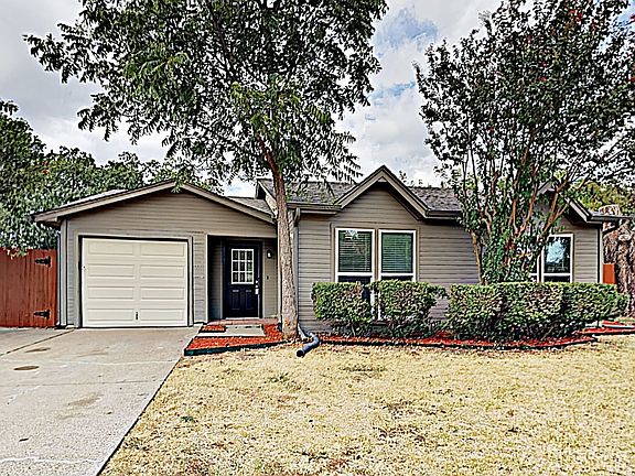 2nd image of 3811 Indian Wells Dr