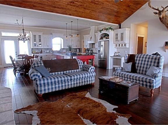 This room is expansive in size and has one of the most popular floor plans that most buyers are looking for. OPEN and FREE FLOWING!