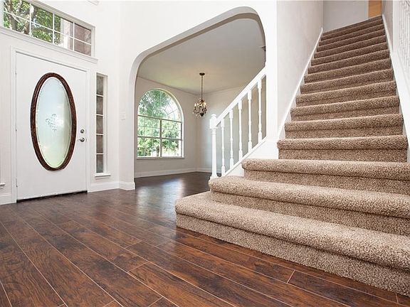 4th image of 922 Winterwood Ct