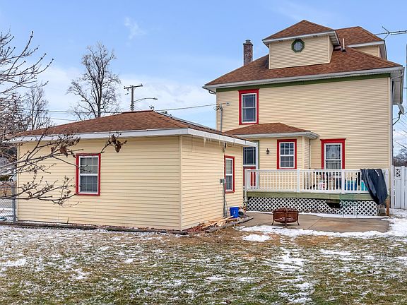 4th image of 14 N Michigan St