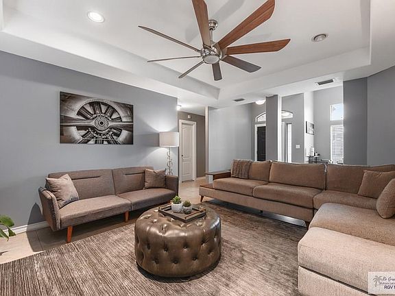3rd image of 3702 Calle Uruguay