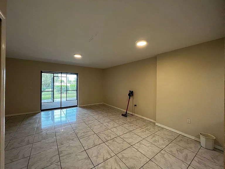 21307 Gertrude Ave — Photo 7
