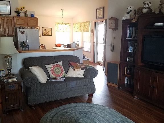 2nd image of 2902 W B St