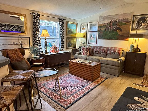 2nd image of 220 Sir Arthur Way