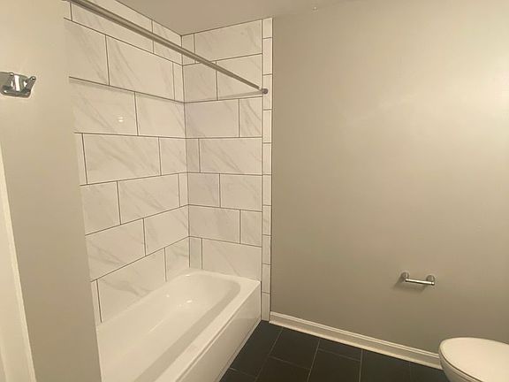 5th image of 1401 N Saint Clair St #2B-1BA-900SQFT