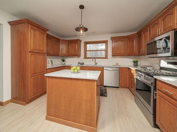 5th image of 1241 Wickford Dr