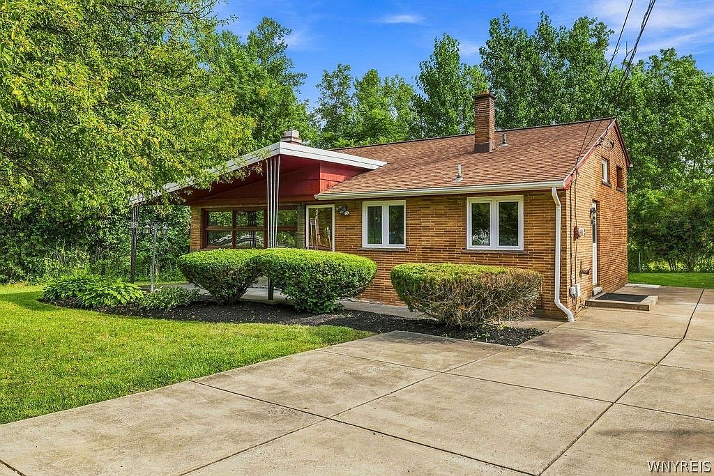 5261 Military Rd — Niagara Falls Country Club