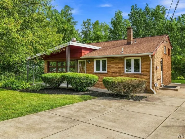 5261 Military Rd, Lewiston, NY 14092