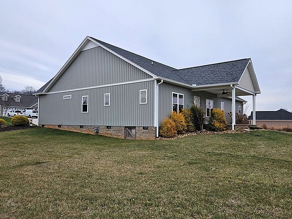 4th image of 165 Cross Creek Ln