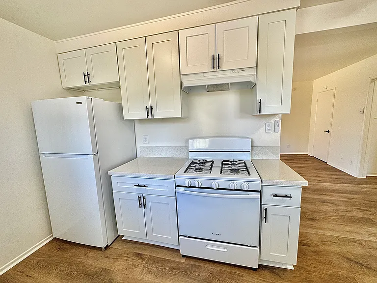 6743 Haskell Ave #6 — Photo 5
