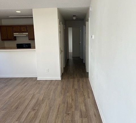 4th image of 322 Foster Ln