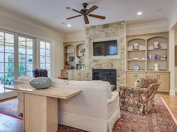5th image of 223 Society Hill Dr