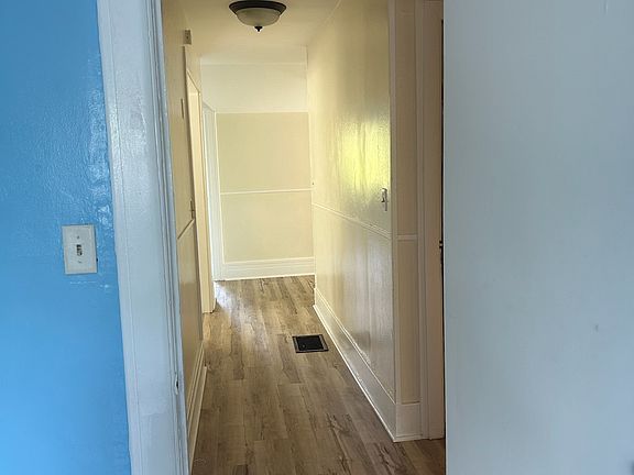 5th image of 1619 Court St #2
