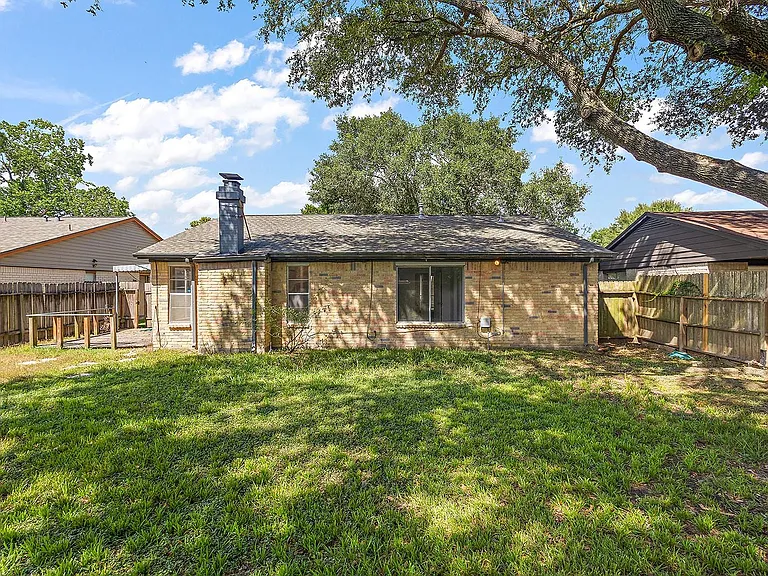 22307 Red River Dr — Photo 18