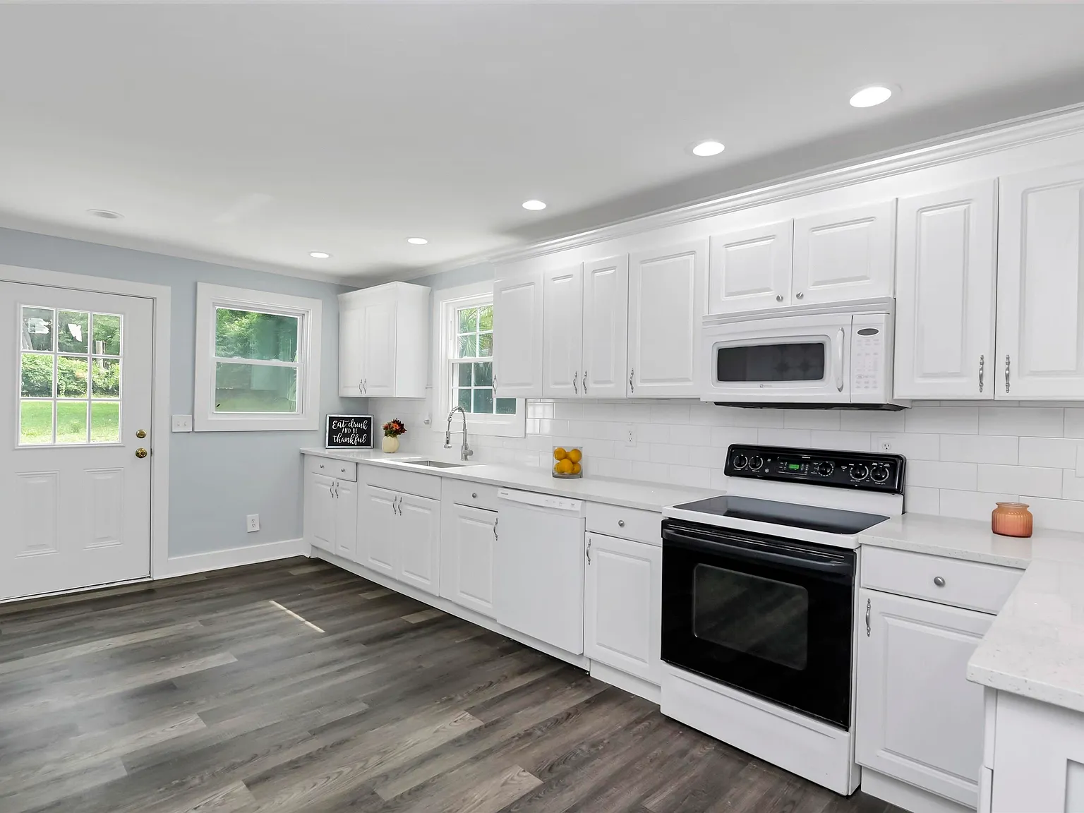 4 bed, 2748 sqft, $550 — Photo 4