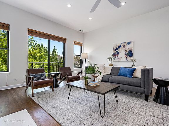 4th image of 1618 N Claremont Ave APT 3N