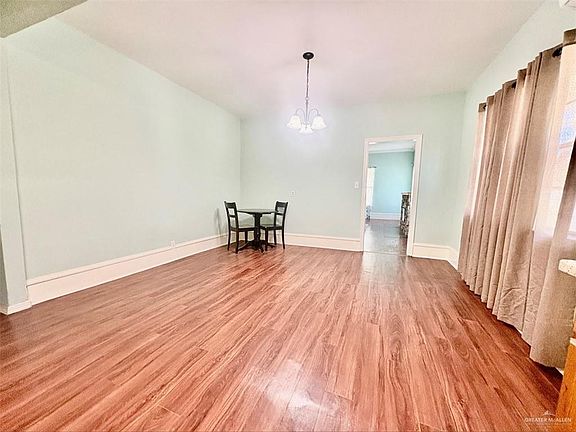3rd image of 830 S Missouri Ave