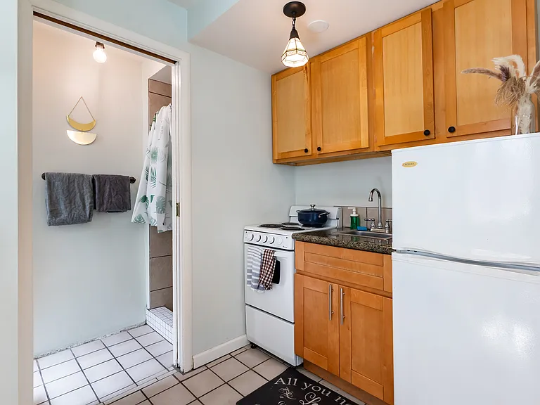 1325 Sacramento St #2 — Photo 13