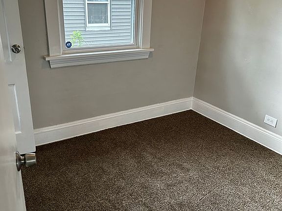 4th image of 13614 Bartlett Ave