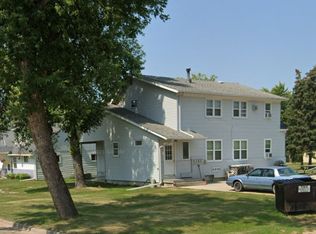 104 5th Ave S #1, Wahpeton, ND 58075