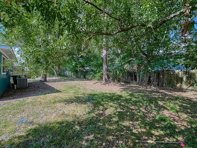 8623 Valley Forest Dr — Photo 34