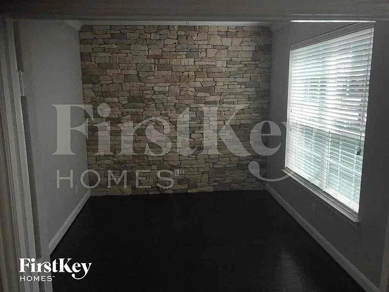14623 Castle Cove Ln — Photo 9
