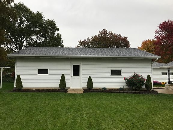 Garage and Shop in Back