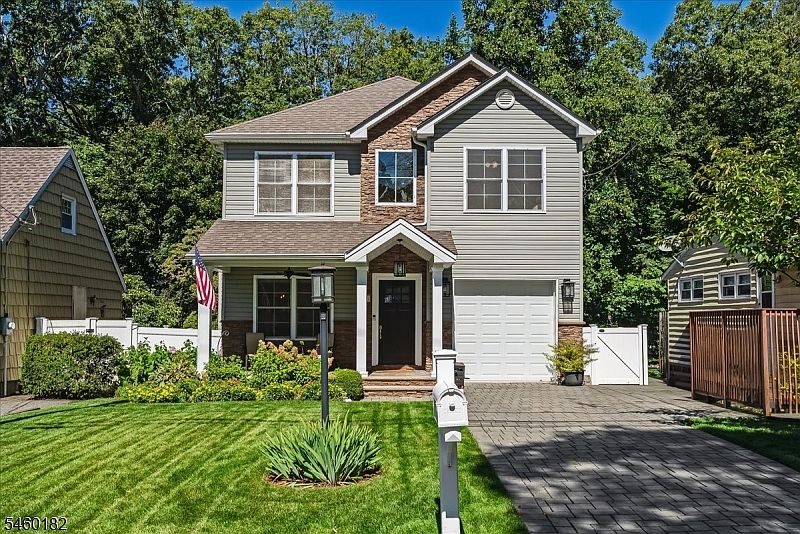 1st image of 11 Ridge Pl